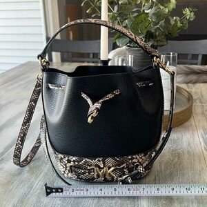 Michael Kors Bucket Bag